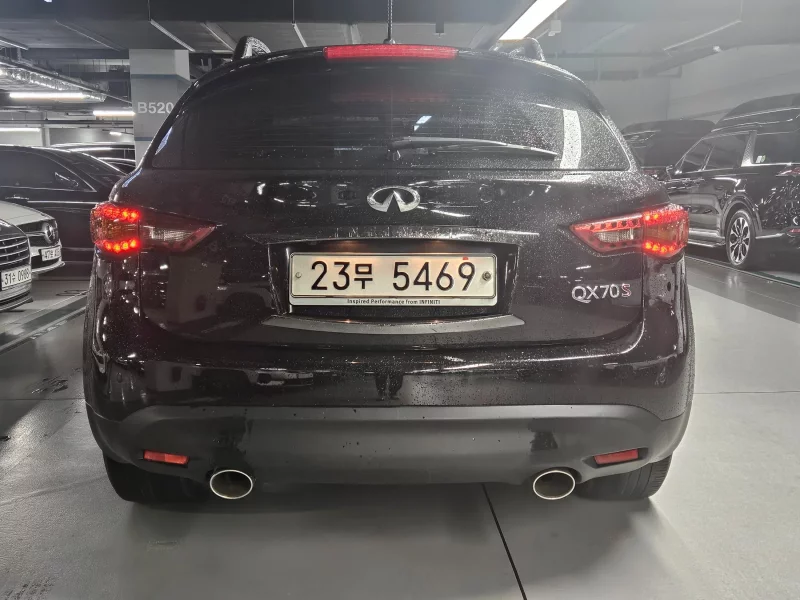 Infiniti QX70
