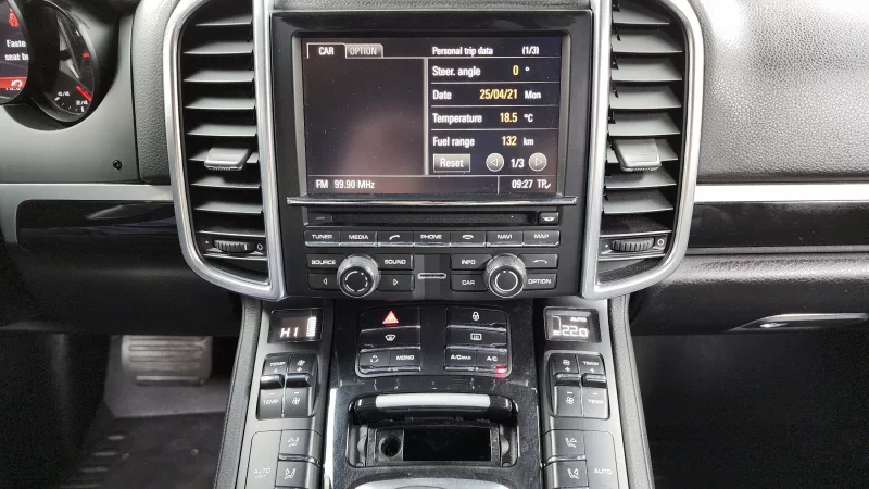 Porsche CAYENNE