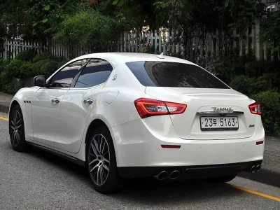 Maserati GHIBLI