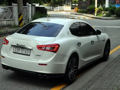 Maserati GHIBLI