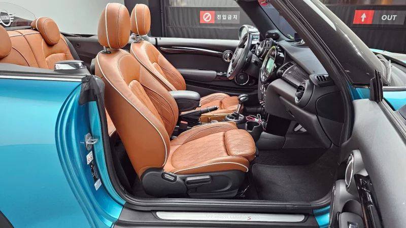 MINI Cooper Convertible