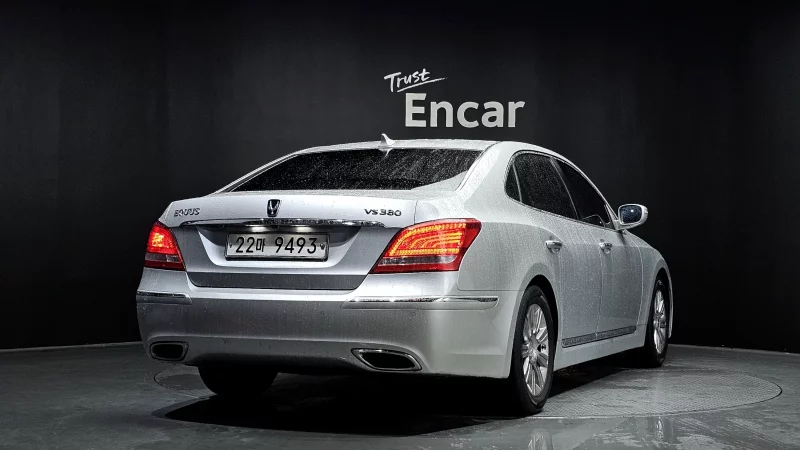 Hyundai Equus