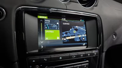 Jaguar XJ