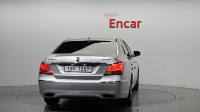 Hyundai Equus