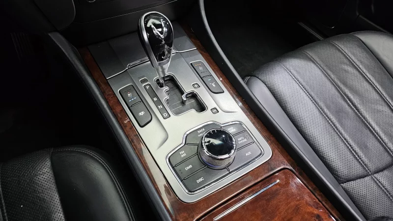 Hyundai Equus