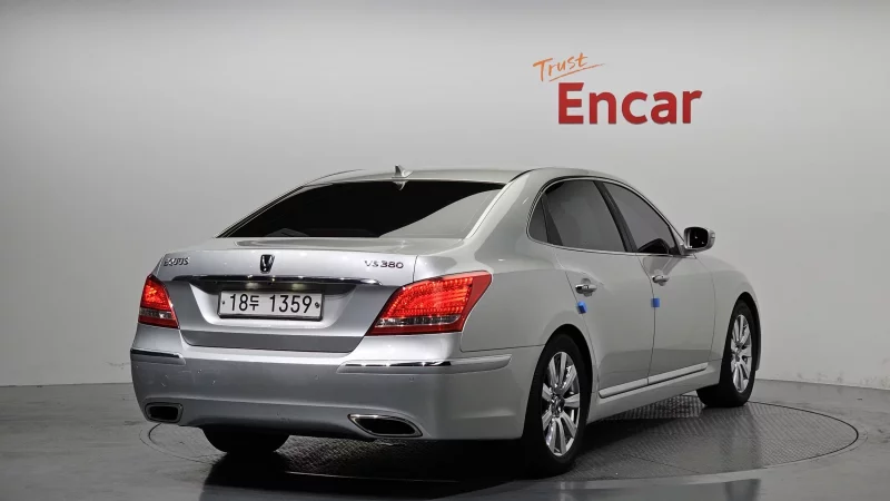 Hyundai Equus
