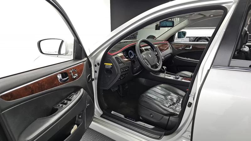 Hyundai Equus