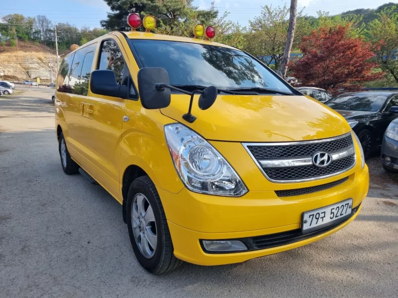 Hyundai Starex