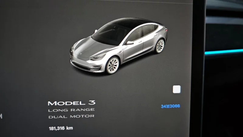 Tesla MODEL 3