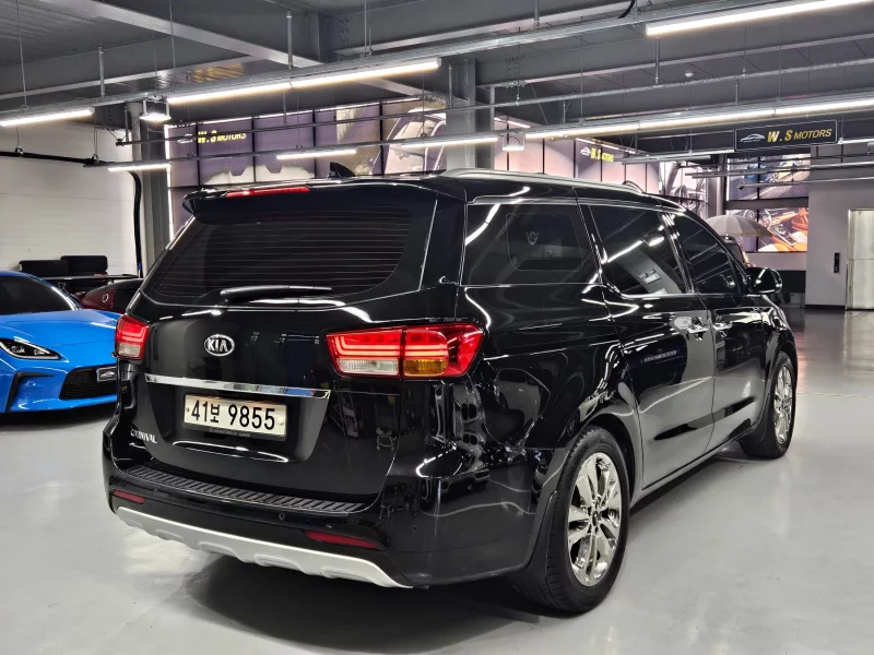 Kia Carnival