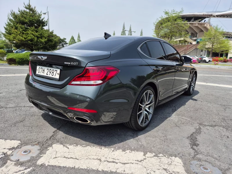 Genesis G70