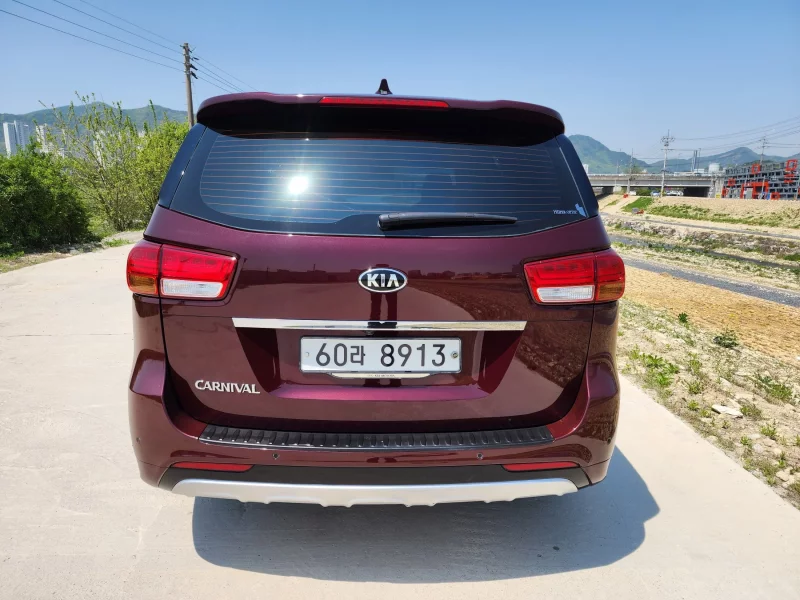 Kia Carnival