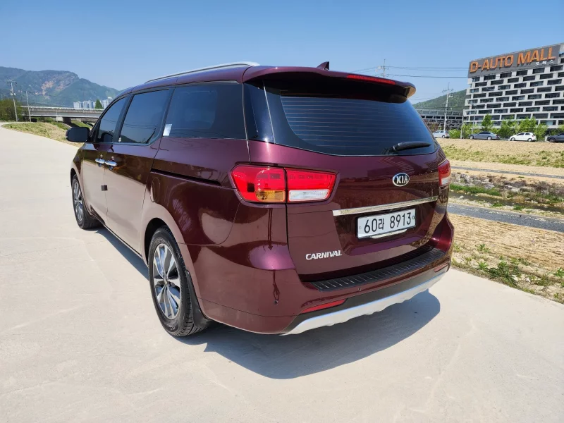 Kia Carnival