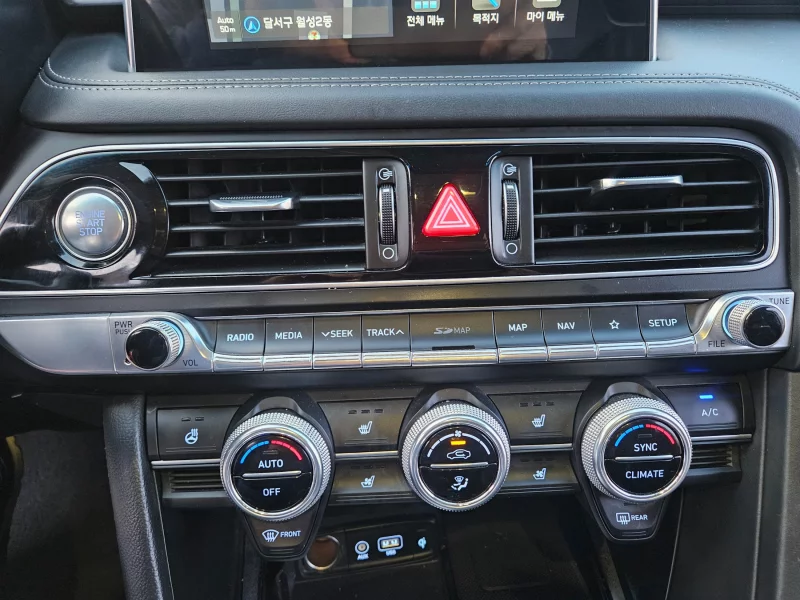 Genesis G70