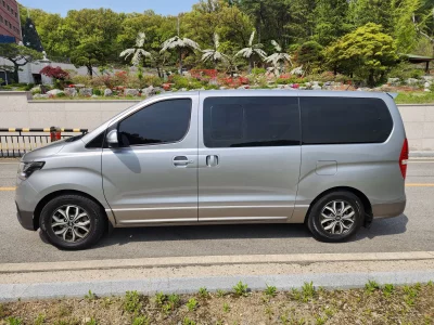 Hyundai Starex