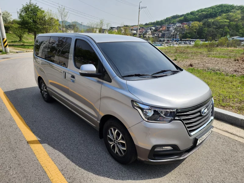 Hyundai Starex