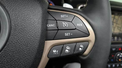 Jeep CHEROKEE
