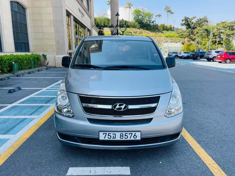 Hyundai Starex