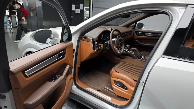 Porsche CAYENNE