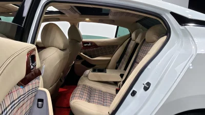 Nissan MAXIMA