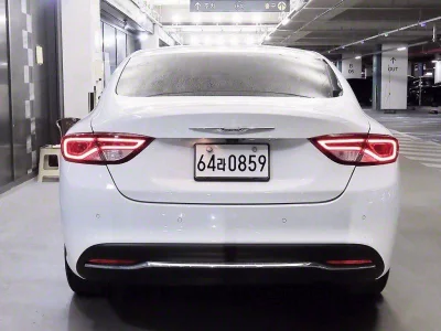 Chrysler 200