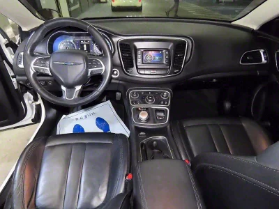 Chrysler 200