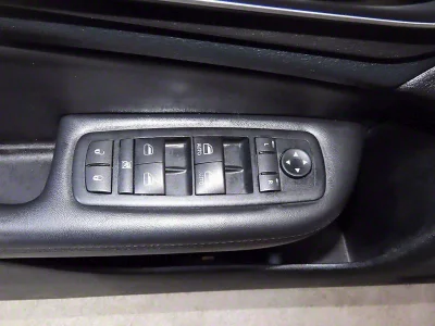 Chrysler 200