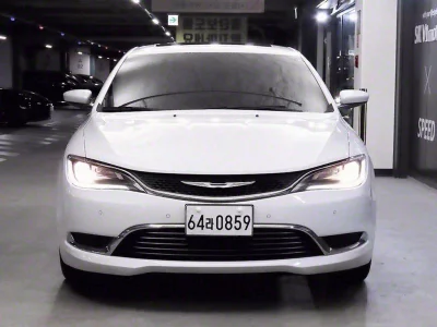 Chrysler 200