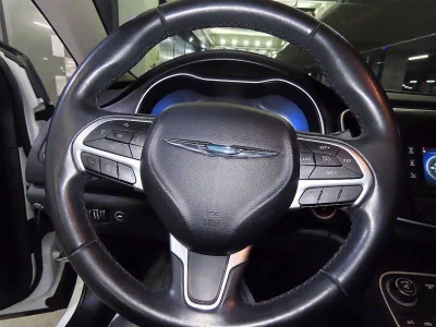 Chrysler 200