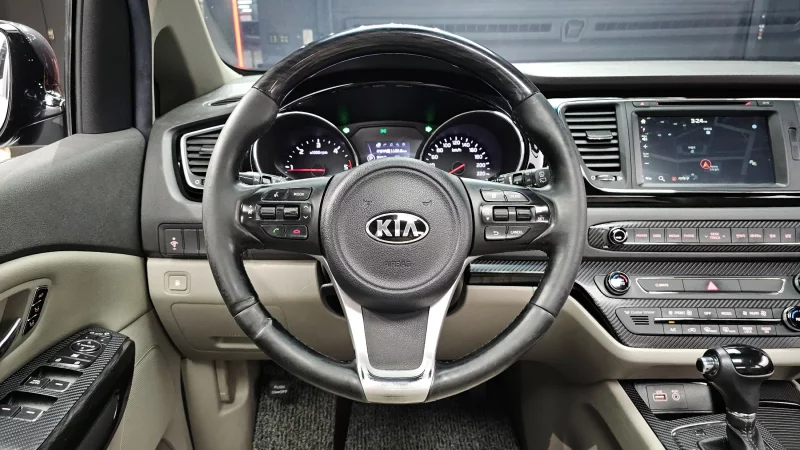 Kia Carnival