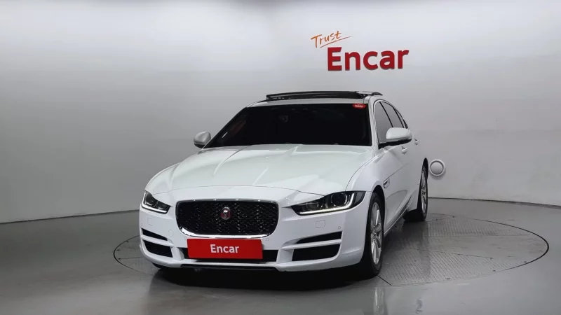 Jaguar XE