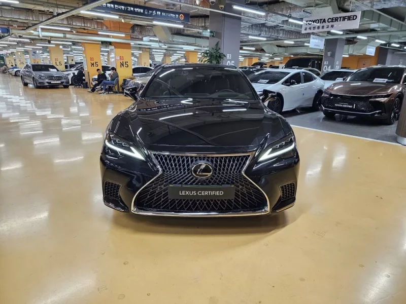 Lexus LS
