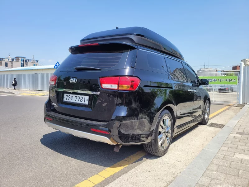 Kia Carnival