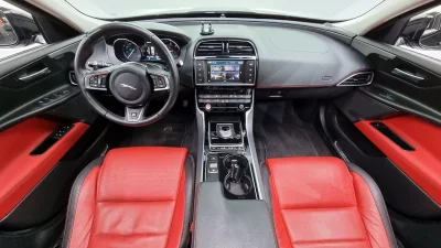 Jaguar XE