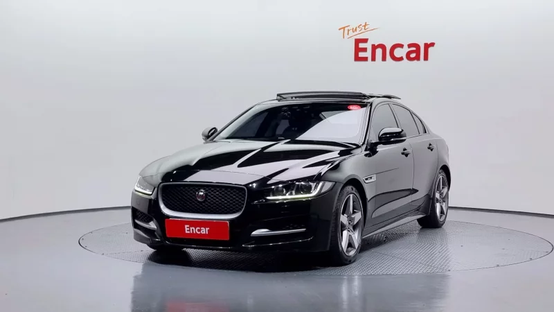 Jaguar XE
