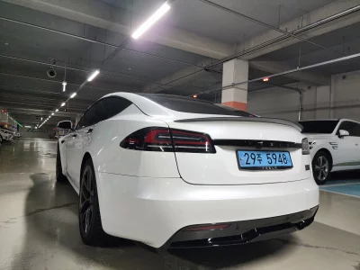 Tesla MODEL S