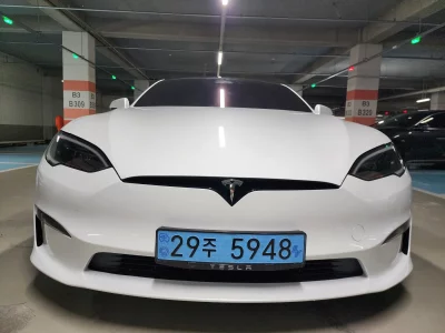 Tesla MODEL S