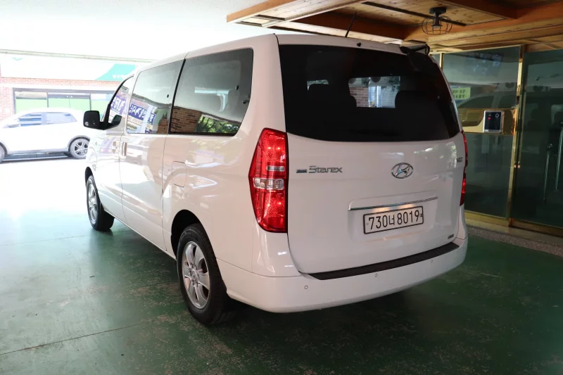 Hyundai Starex