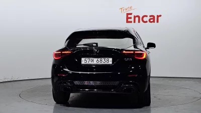 Infiniti Q30