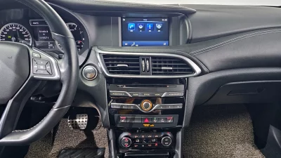 Infiniti Q30