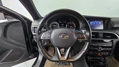 Infiniti Q30