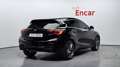 Infiniti Q30
