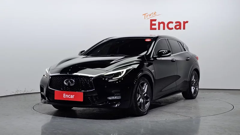 Infiniti Q30