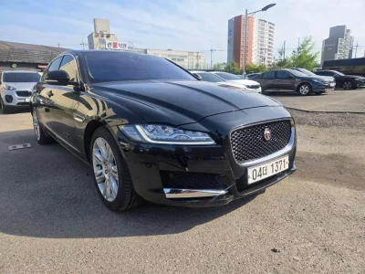 Jaguar XF
