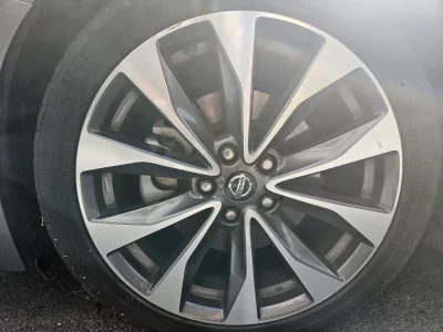 Nissan MAXIMA