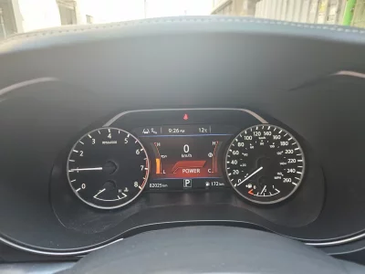 Nissan MAXIMA