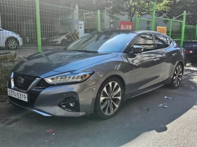 Nissan MAXIMA