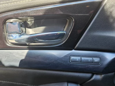 Nissan MAXIMA