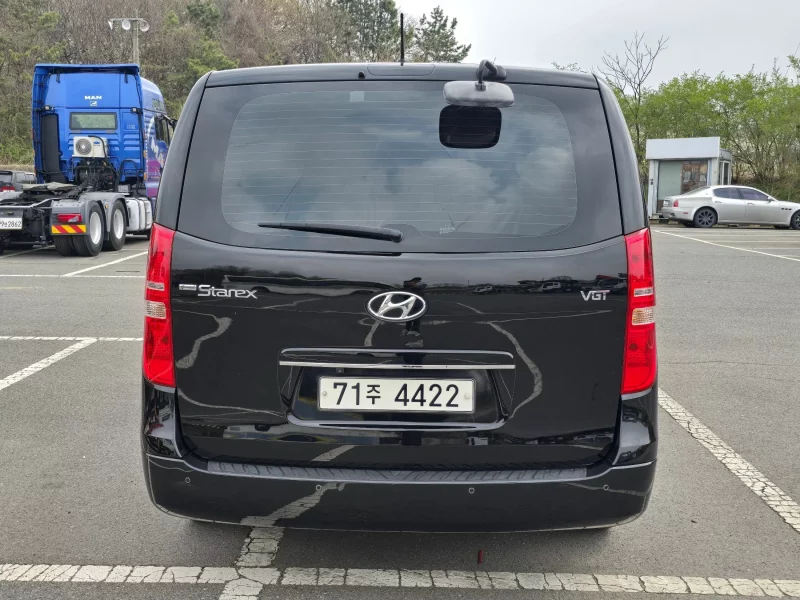 Hyundai Starex