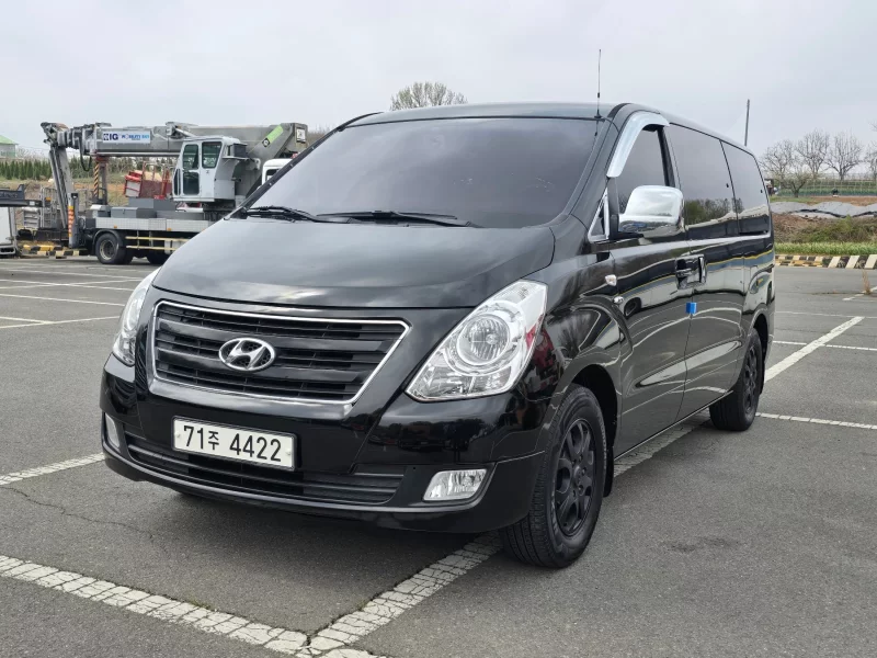 Hyundai Starex